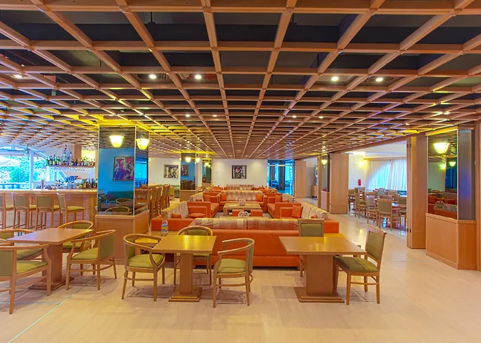 酒店 Continental Palace 4*